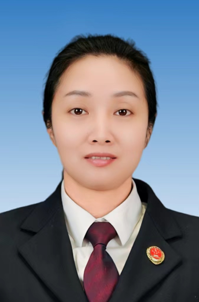 黄娟.jpg